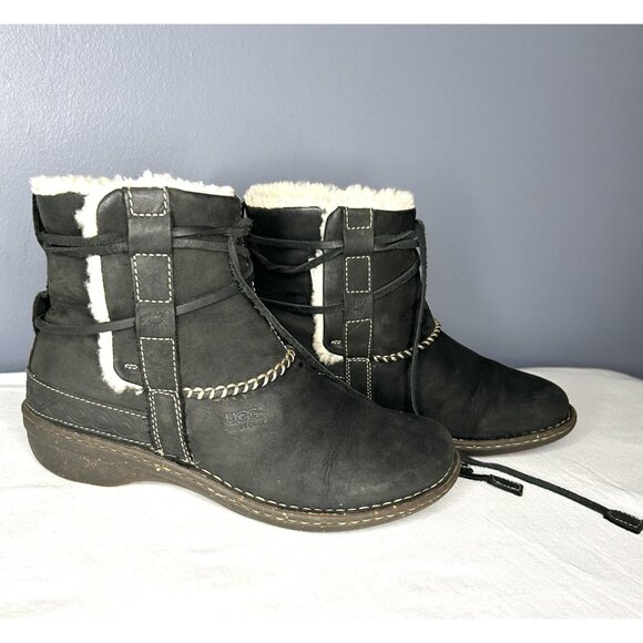 UGG Australia Cove Boots Womens Size 8 Black Sheepskin Lined Leather Ankle - Picture 3 of 16